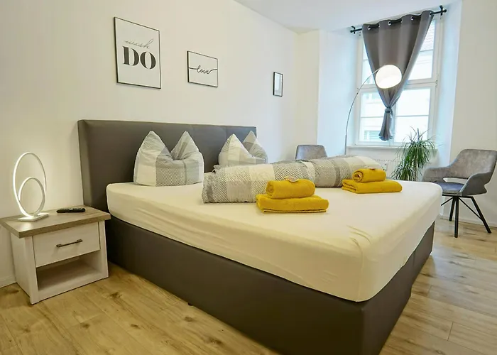 شقة Hogulu - Unweit Der Jahrtausendbruecke 8 *